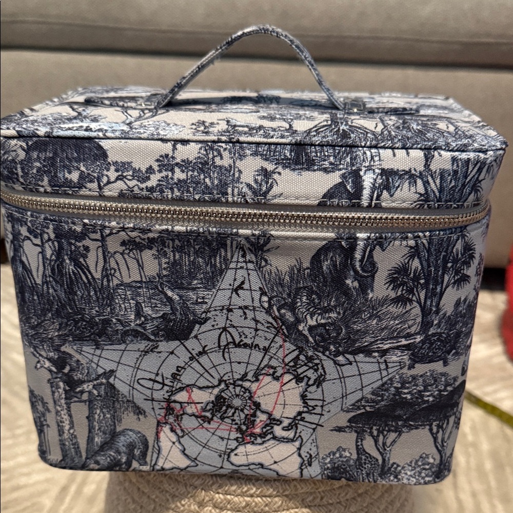 GWP - DIOR Round the World Vanity Case